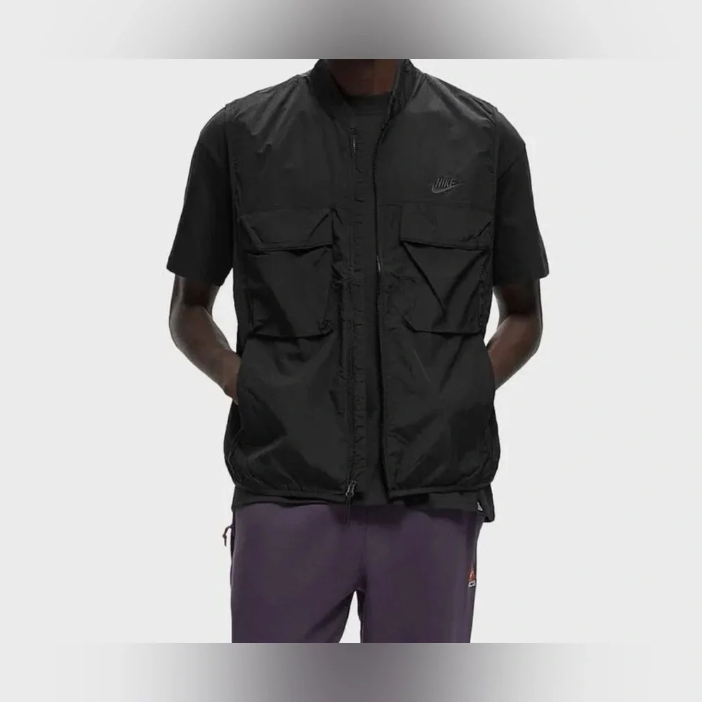 NWT Nike Men's Tech Woven Black Water Repellent Vest UVP w/ Pockets Size Medium - Picture 3 of 8